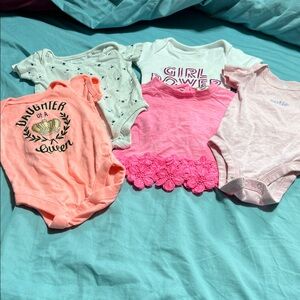 Cute Baby Bodysuit Set in Pink and White